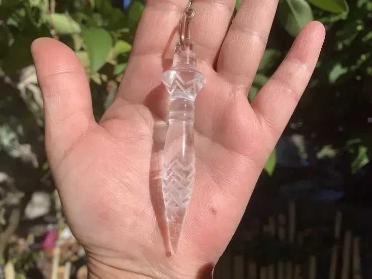 Pendule de Thot en Cristal de Roche Naturel – Grade Extra – Radiesthésie Pendule de Thot en Cristal de Roche Naturel – Grade Extra – Radiesthésie