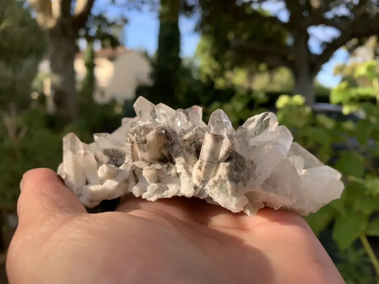 Quartz hyalin à inclusions sur matrice