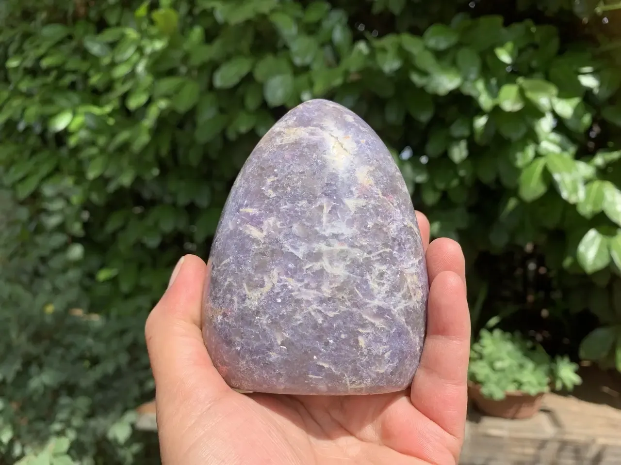 Lépidolite naturelle — forme libre — Madagascar