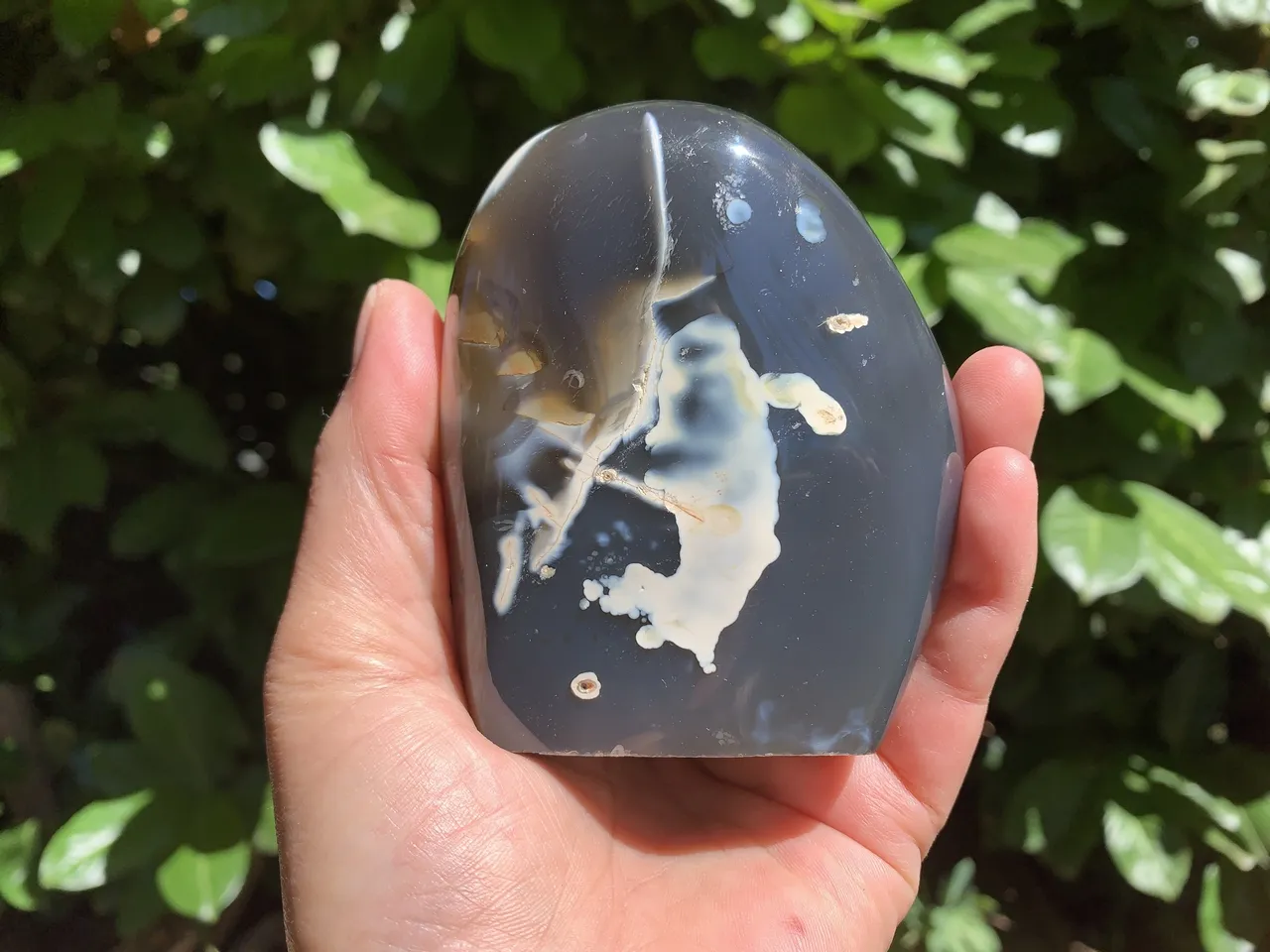 Agate naturelle à inclusion dendritique — forme libre — Madagascar