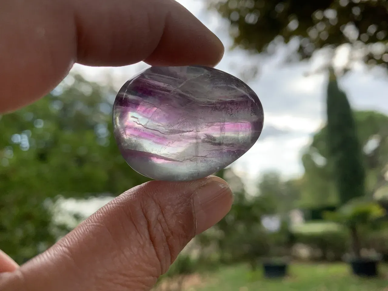 Fluorine naturelle bleue à strates violettes — Chine