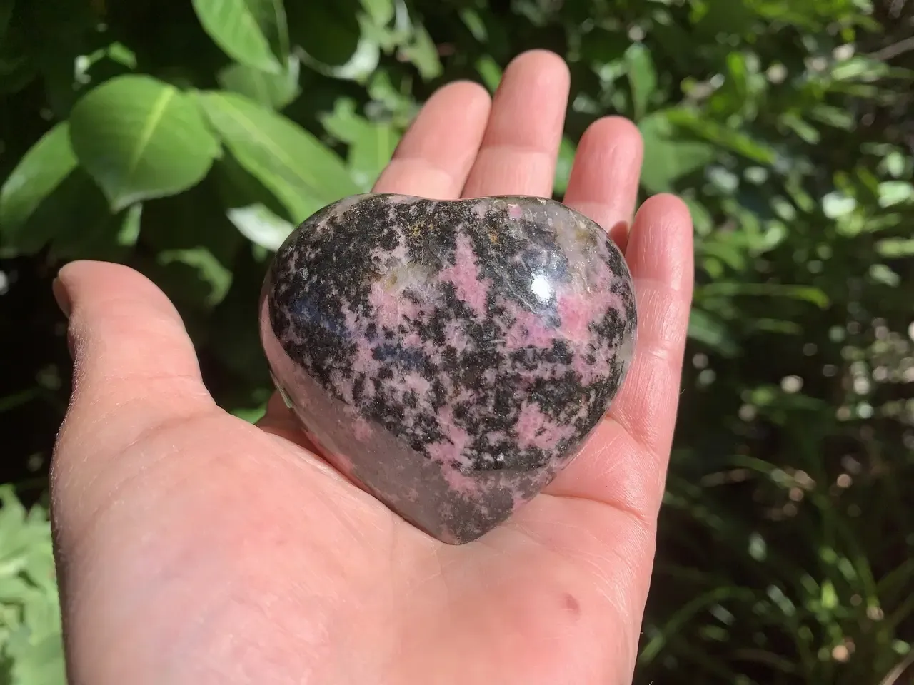 Cœur Rhodonite naturelle – pièce unique