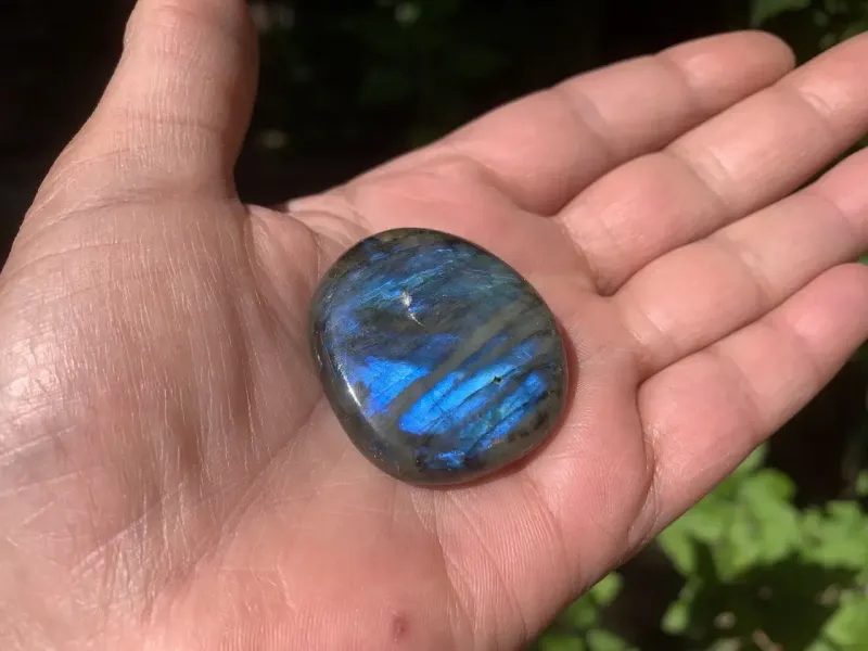 Galet Labradorite bleue naturelle — Madagascar