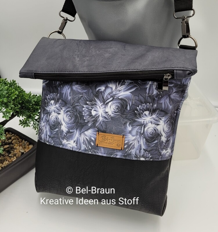Foldover schwarz mit Blumen Foldover schwarz mit Blumen