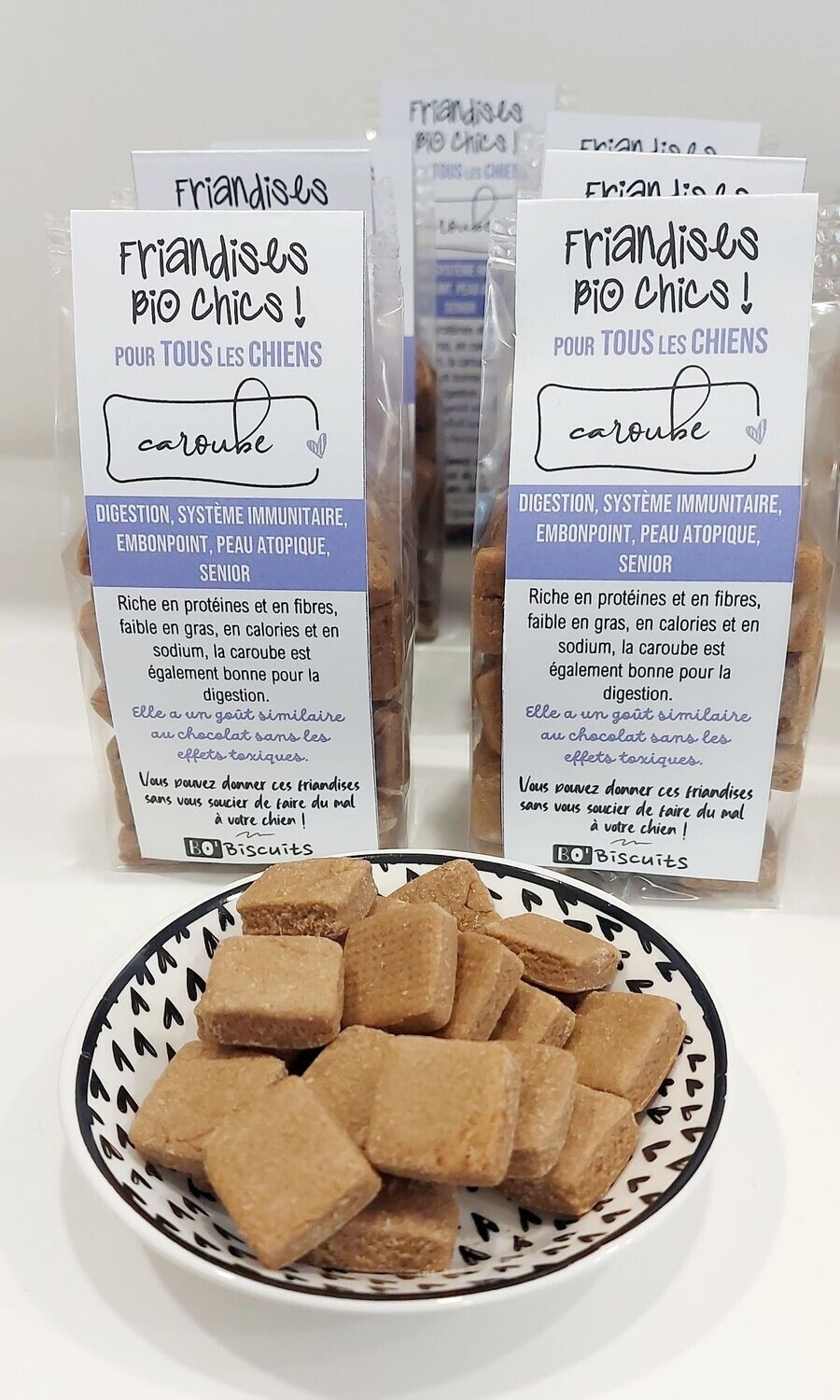 Biscuits pour chiens bio à la CAROUBE