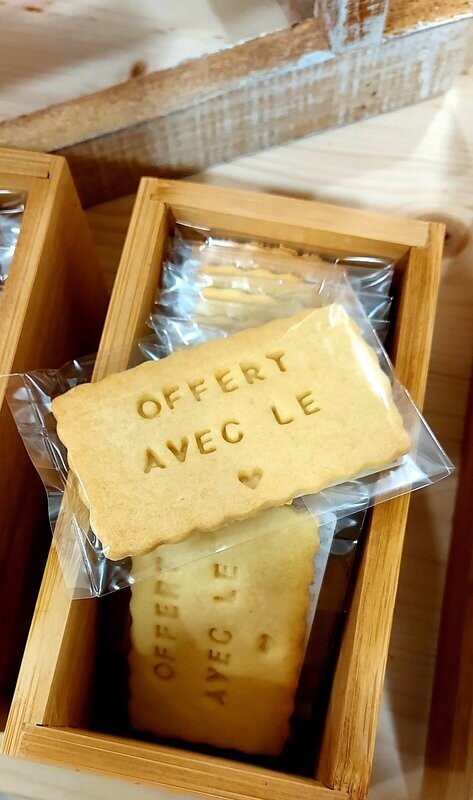 Biscuit message 'Offert avec le coeur' Biscuit message 'Offert avec le coeur'