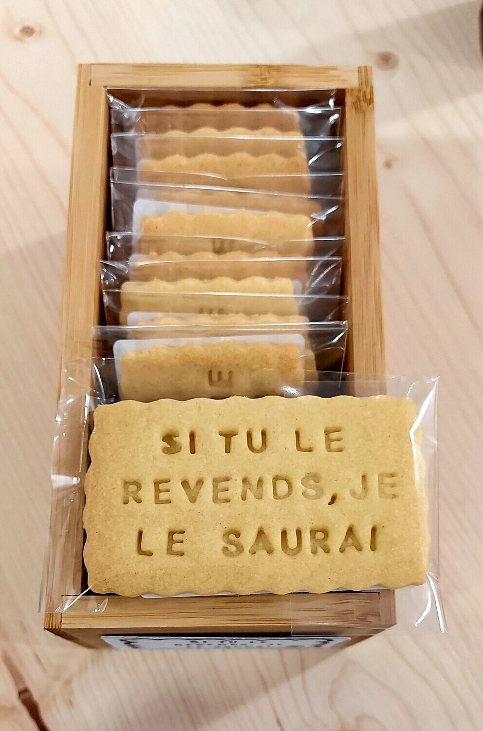 Biscuit message 'Si tu le revends, je le saurai' Biscuit message 'Si tu le revends, je le saurai'