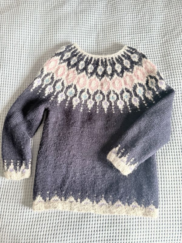 Islandpullover aus Plötulopi (super weich und flauschig) (M/L) lang