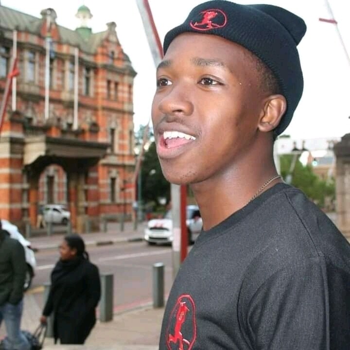 Sebenza darkie simple embroided logo Tshirt