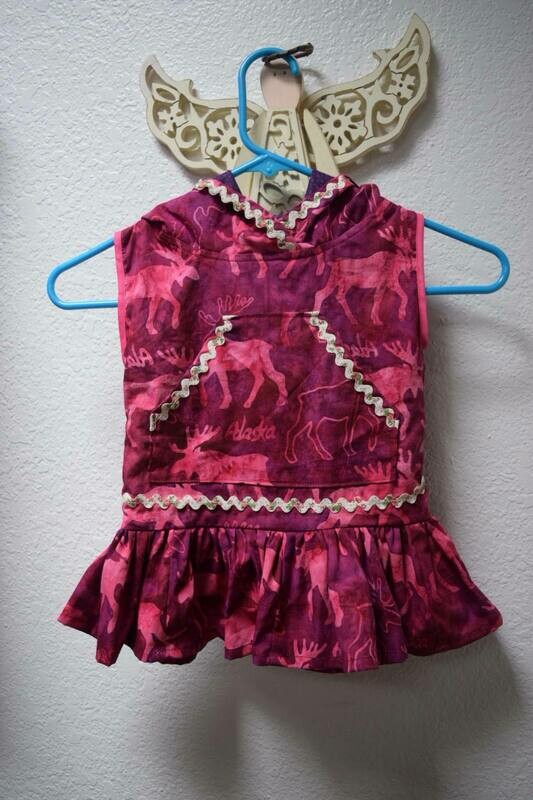 Children&#39;s Kuspuk /red moose children&#39;s sleeveless Kuspuk