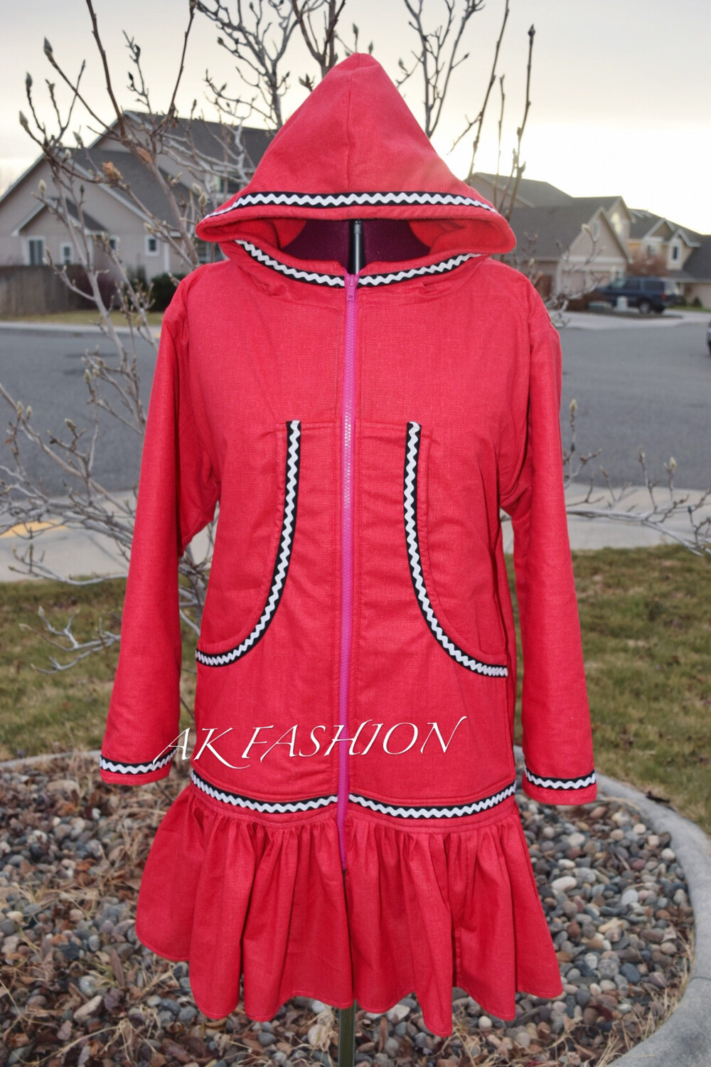  Red women kuspuks adult kuspuk alaska kuspuk with Double Trim Black And White 