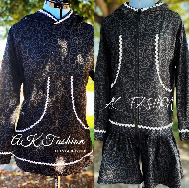 Black foil swirls women kuspuk