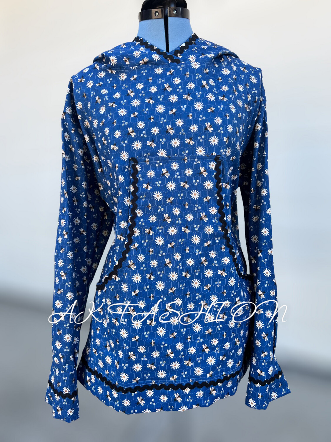 Daisies &amp; Bees Dark Blue Kuspuk women kuspuk adult kuspuk