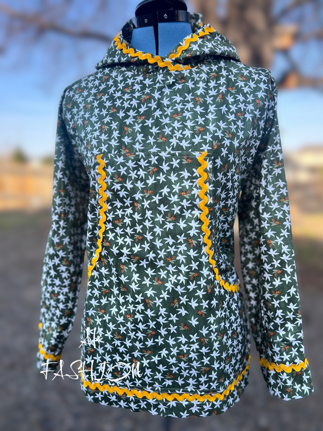 Brent Carlson Bee Flora On Green Kuspuk