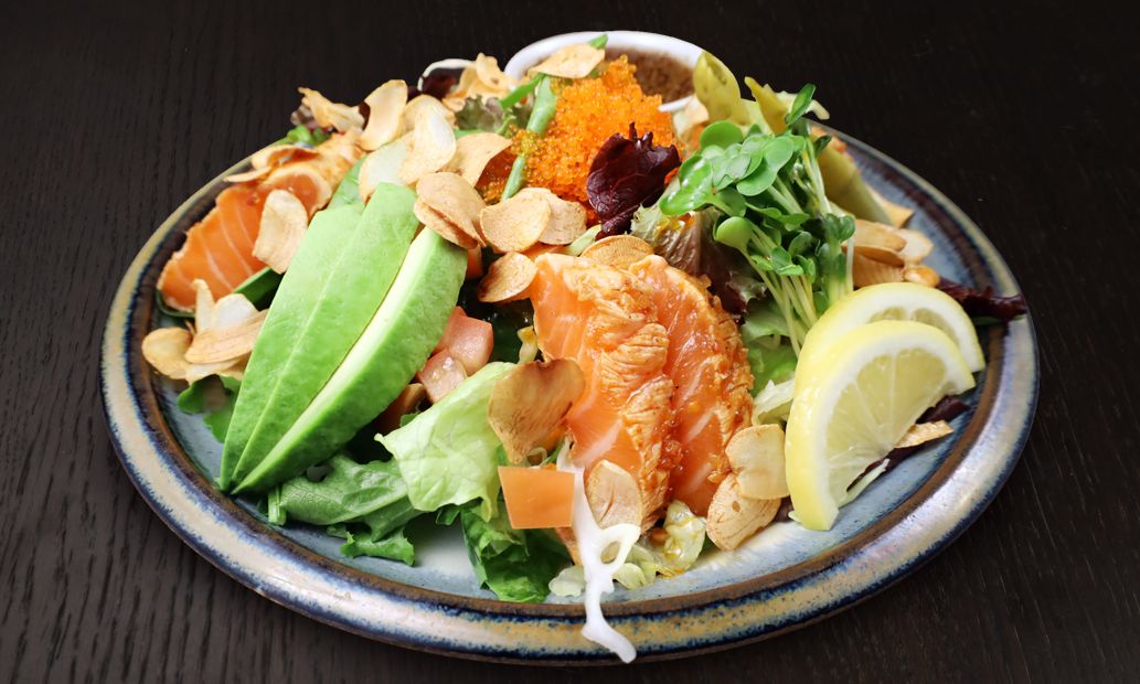 Salmon Tataki Salad