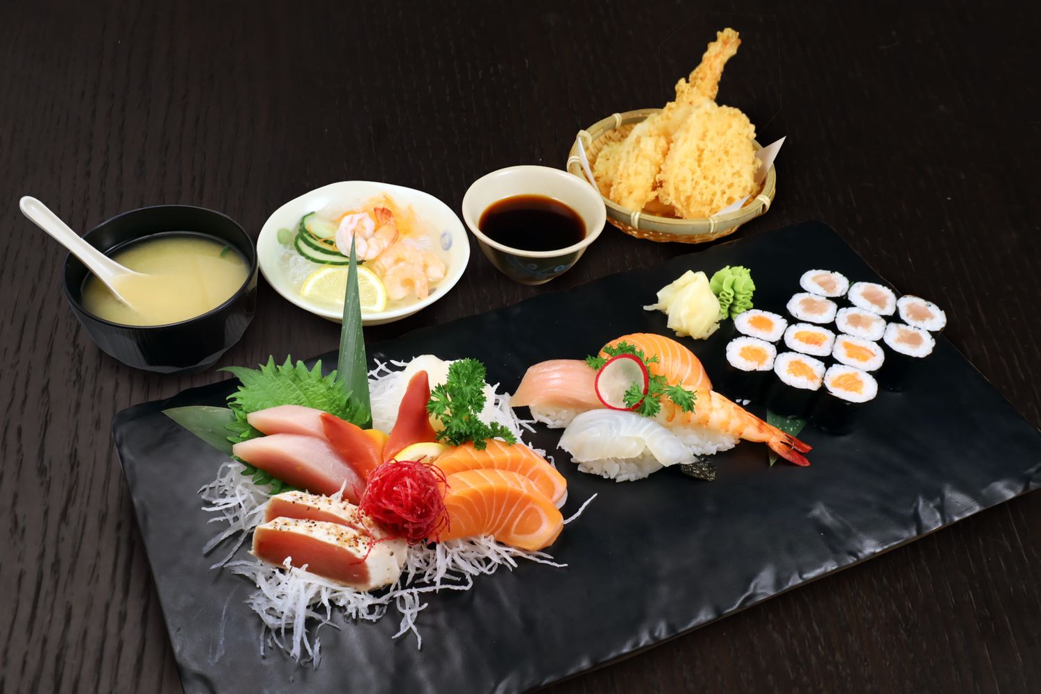 Sushi &amp; Sashimi Plate A
