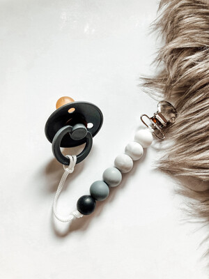 Midnight style - pacifier clip with 6 beads