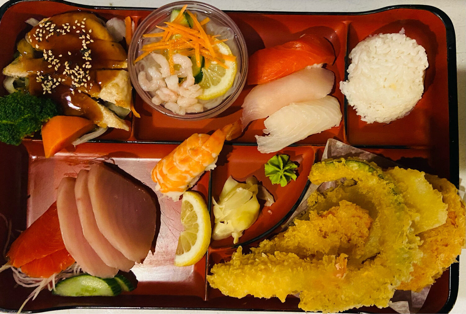 196. Sushi & Sashimi Lunch Box