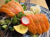 Salmon Sashimi (8 pcs)