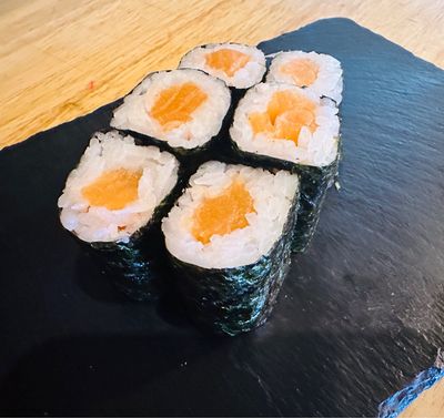 Salmon Maki