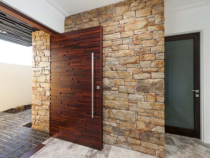 Doors & Doorframes