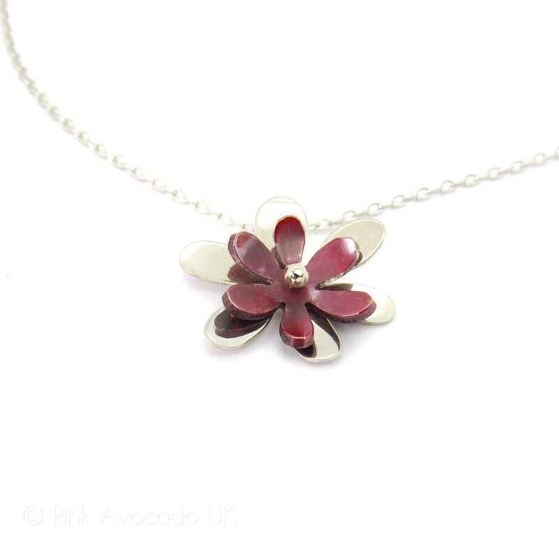 Daisy pendant with a Flamed Copper Centre