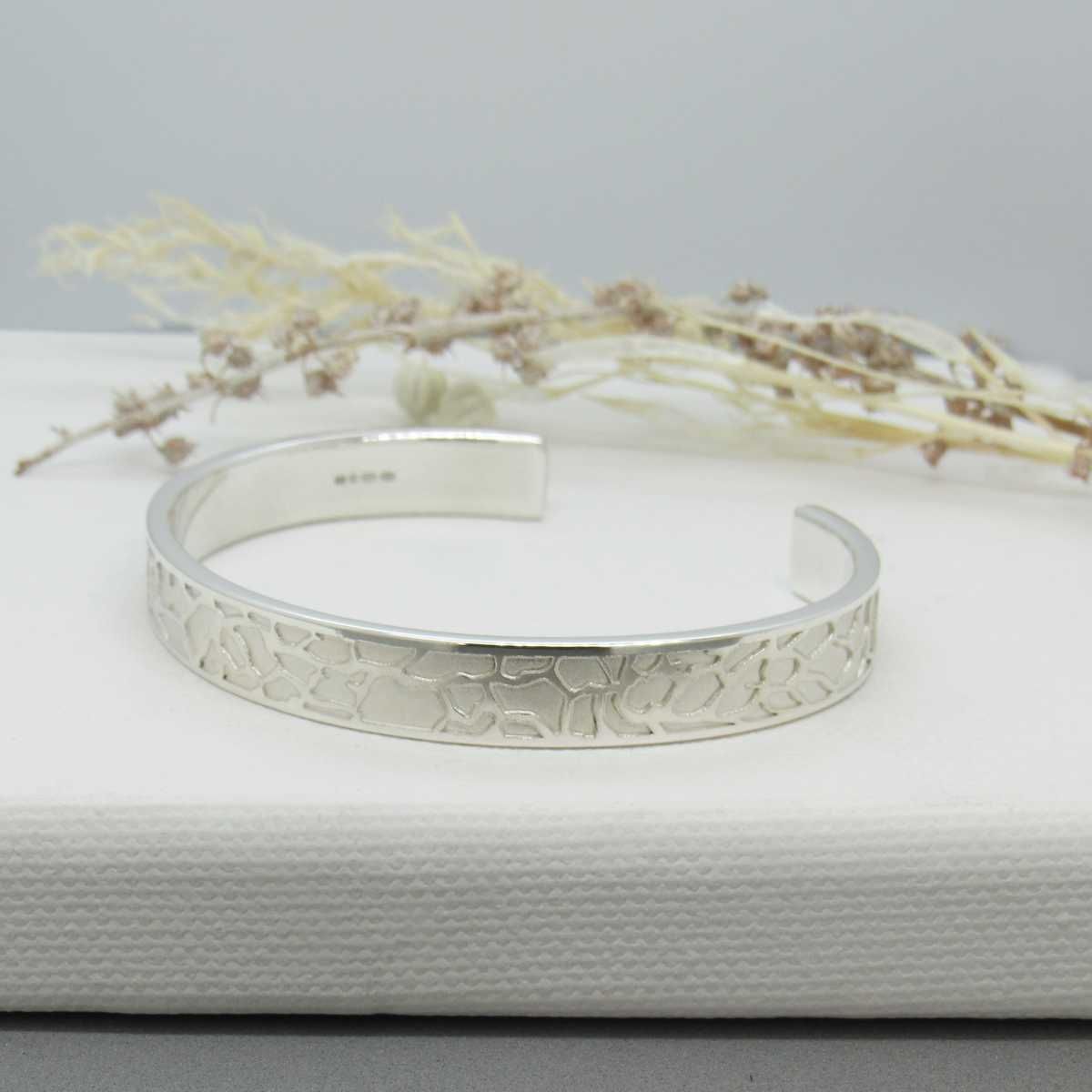 Mens Argentium Engraved Giraffe Print Cuff Bangle Mens Argentium Engraved Giraffe Print Cuff Bangle