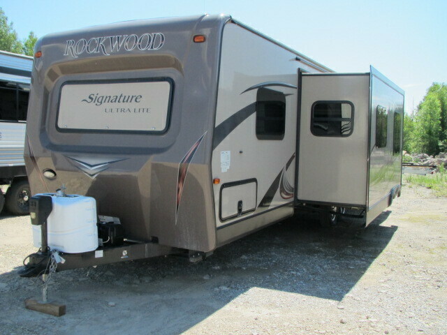 2015 ROCKWOOD SIGNATURE SERIES 8311WS BY FOREST RIVER