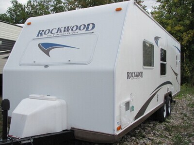 2004 ROCKWOOD 2501 BY FOREST RIVER