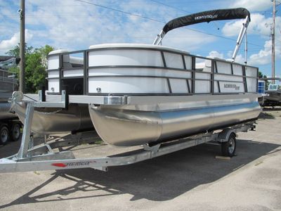 2026 MONTEGO BAY 8520 FISH AND CRUISE DELUXE