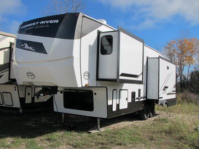 2025 SIERRA 3370RLS BY FOREST RIVER