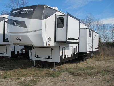 2025 SIERRA 4003MB BY FOREST RIVER