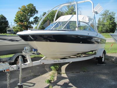 2002 BAYLINER 185 BOWRIDER W/ MERCRUISER 4.3L 2002 BAYLINER 185 BOWRIDER W/ MERCRUISER 4.3L