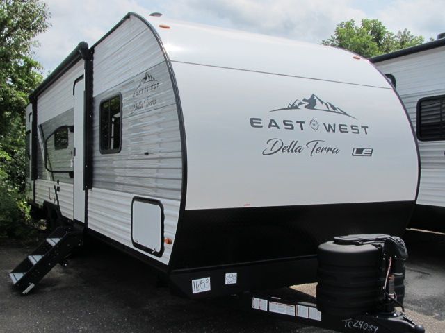 2025 DELLA TERRA 255BHLE BY EAST TO WEST 2025 DELLA TERRA 255BHLE BY EAST TO WEST