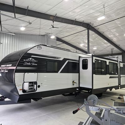 2027 EAST TO WEST DELLA TERRA 312BH BY FOREST RIVER