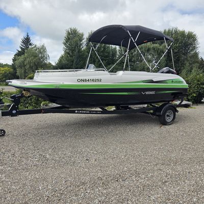 2022 LEGEND VIBE D19 DECK BOAT W/MERC 115 PRO XS