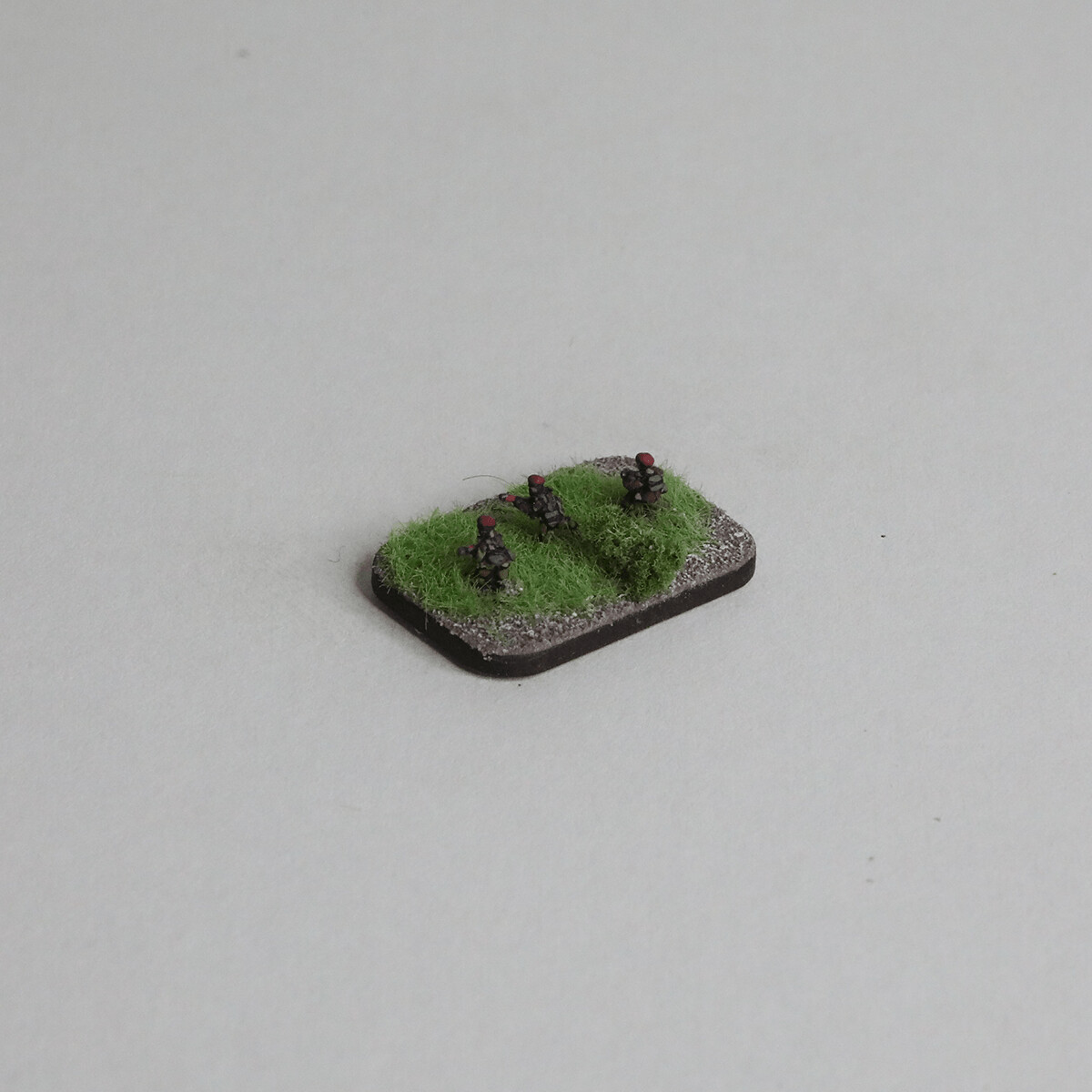 B304 British WW2 Para's in berets (3 different figures)