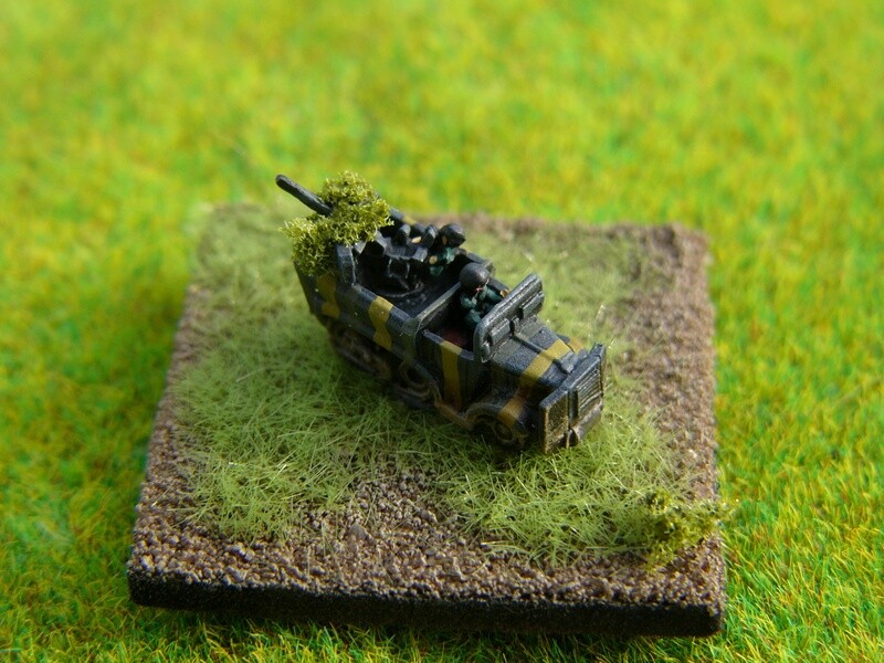 G214 2cm FLAK 38 suf Somua halftrack(sic).