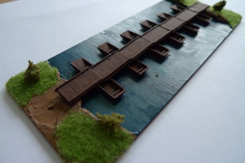 MNSDS01 Pontoon Bridge approx 10 cm long