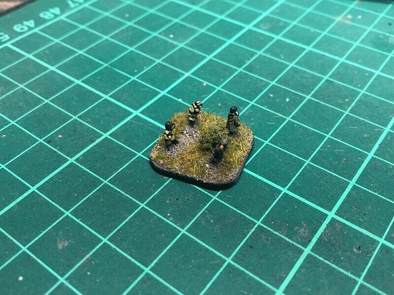 S332 Summer Russian gun crew Standing (4 figures)