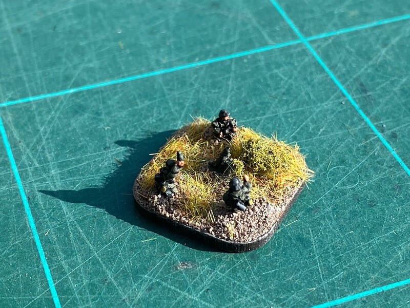 G395	German WW2 Early-Mid Infantry  81mm mortar & crew (1 mortar and 3 crew)