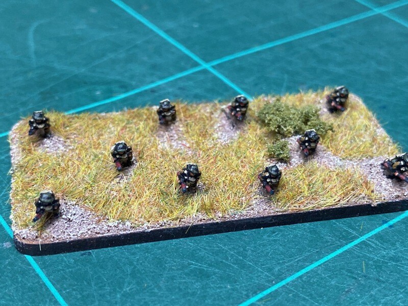 B371 British WW2 1939 BEF Infantry strip (5 different figures)