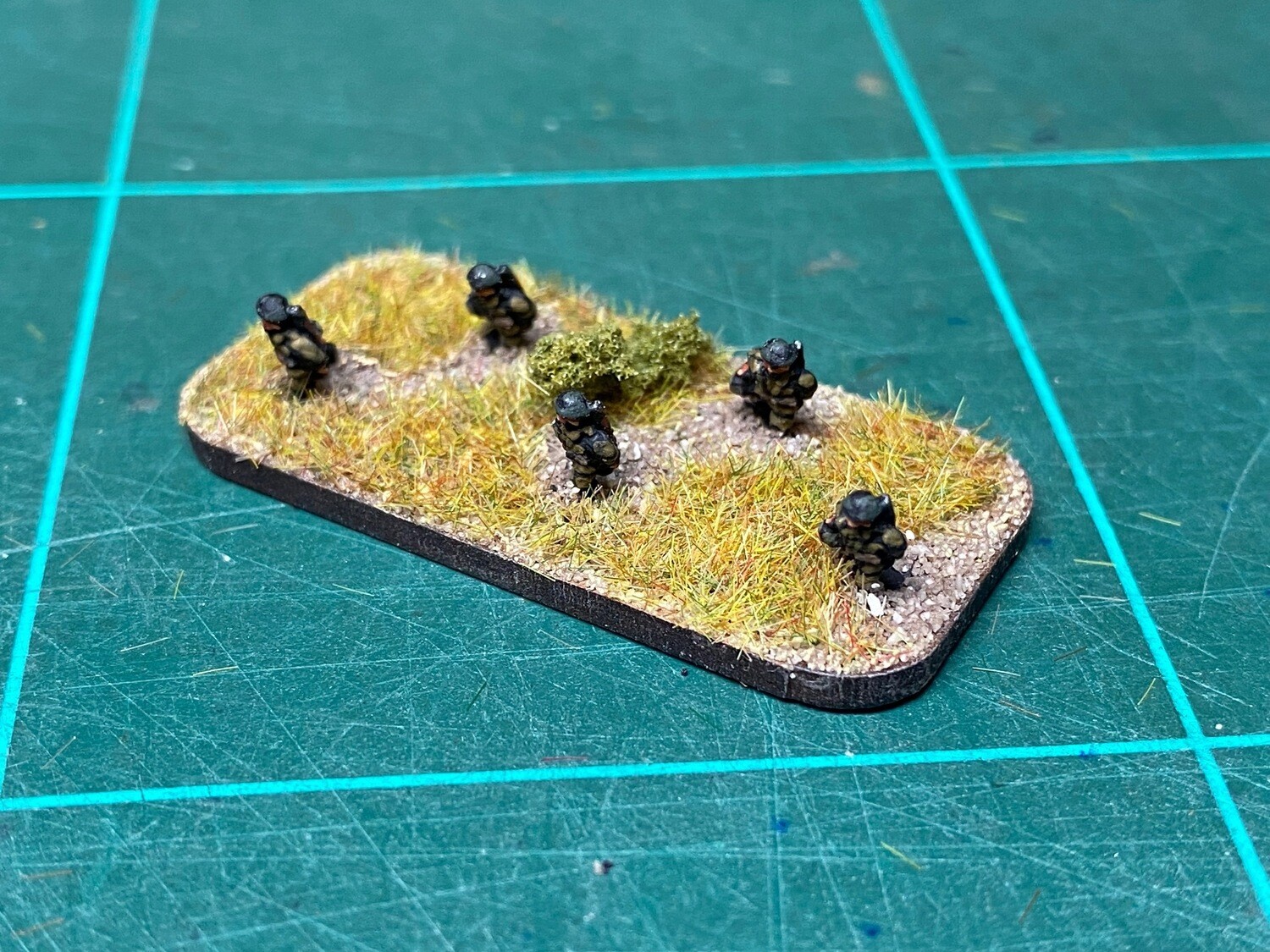 P308 WW2 1939 Polish Running satchel charge (5 figures)