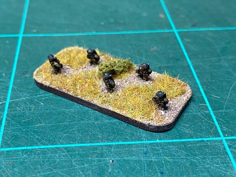 P308 WW2 1939 Polish Running satchel charge (5 figures)