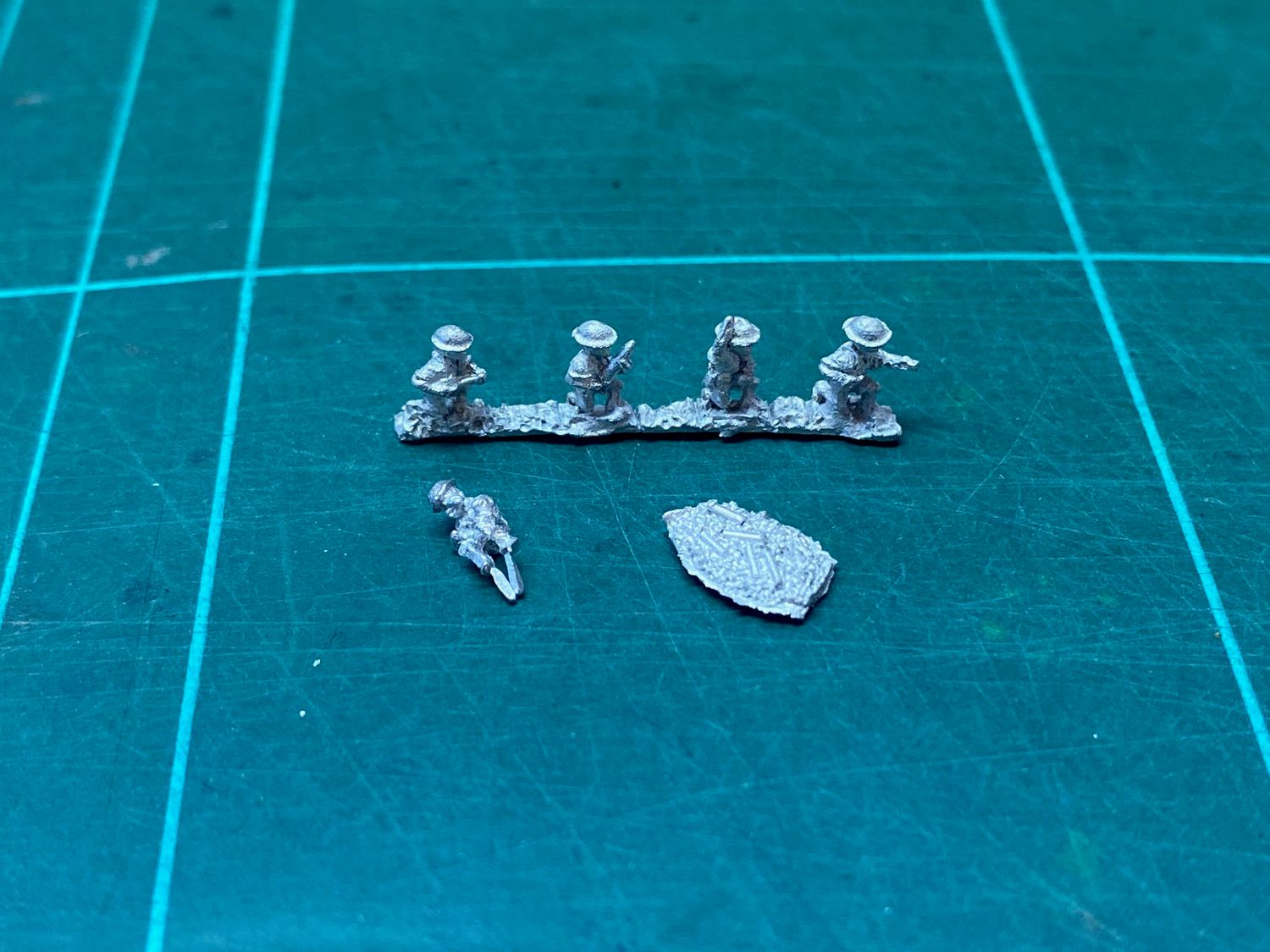 AD BS 3G  8th Army  6pdr gun crew