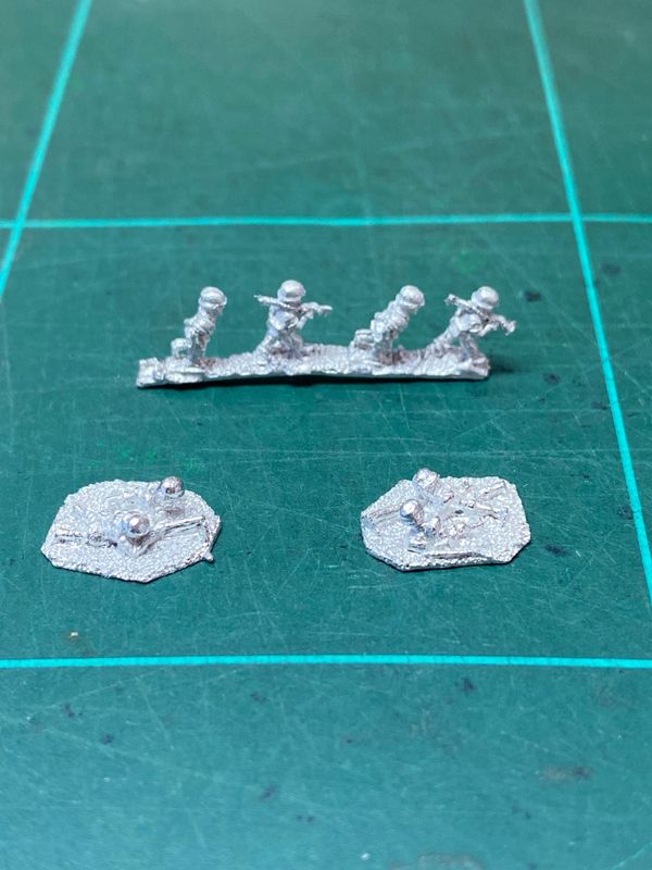AD GS 3A German infantry in boots - MG34 team 2 man teams