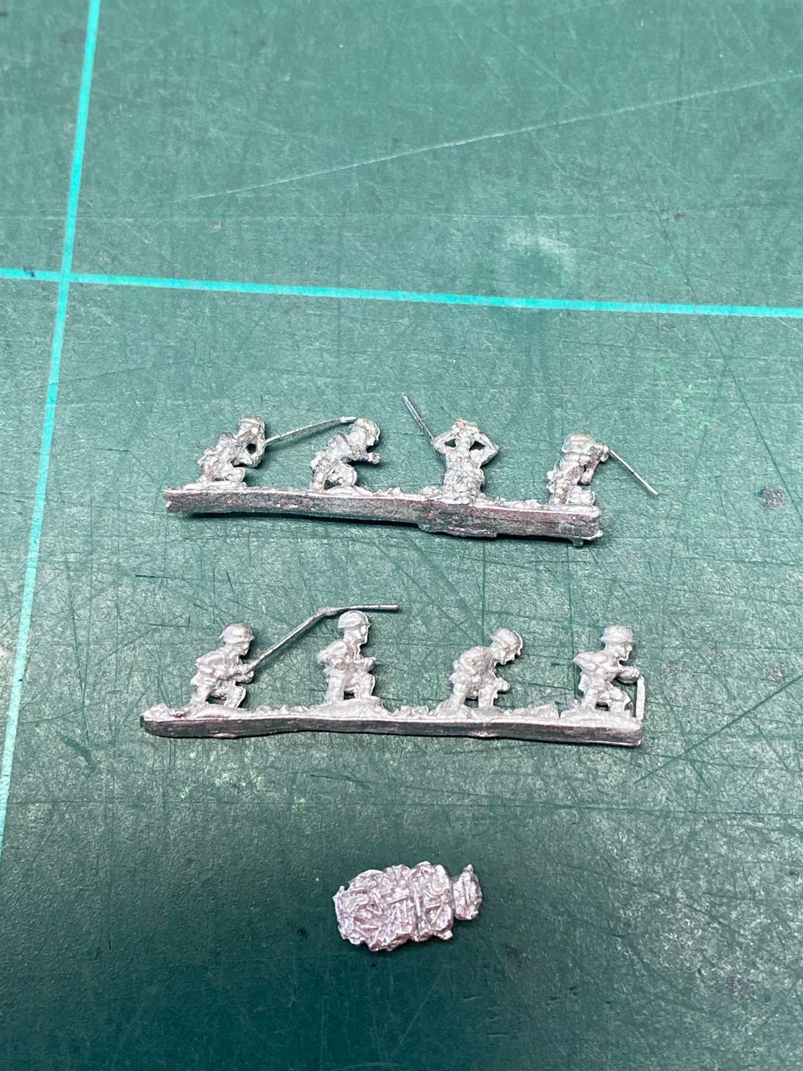 AD GS 3K  Germans in boots 37mm AT gun crew
