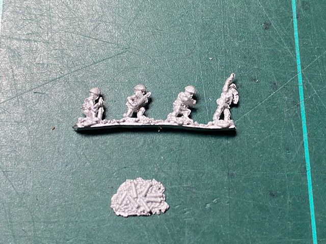 AD SS 8 Soviet gun crew