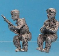 BC 03 British Carrier crews Passengers with Sten and rifle