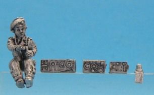 BC 04 British Carrier crews Radio operator and radio